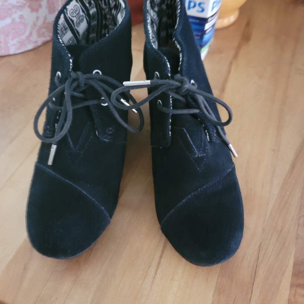 Toms black boot wedges